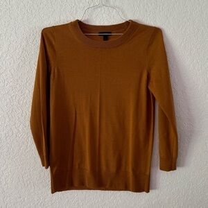 Women’s light sweater/cardigan